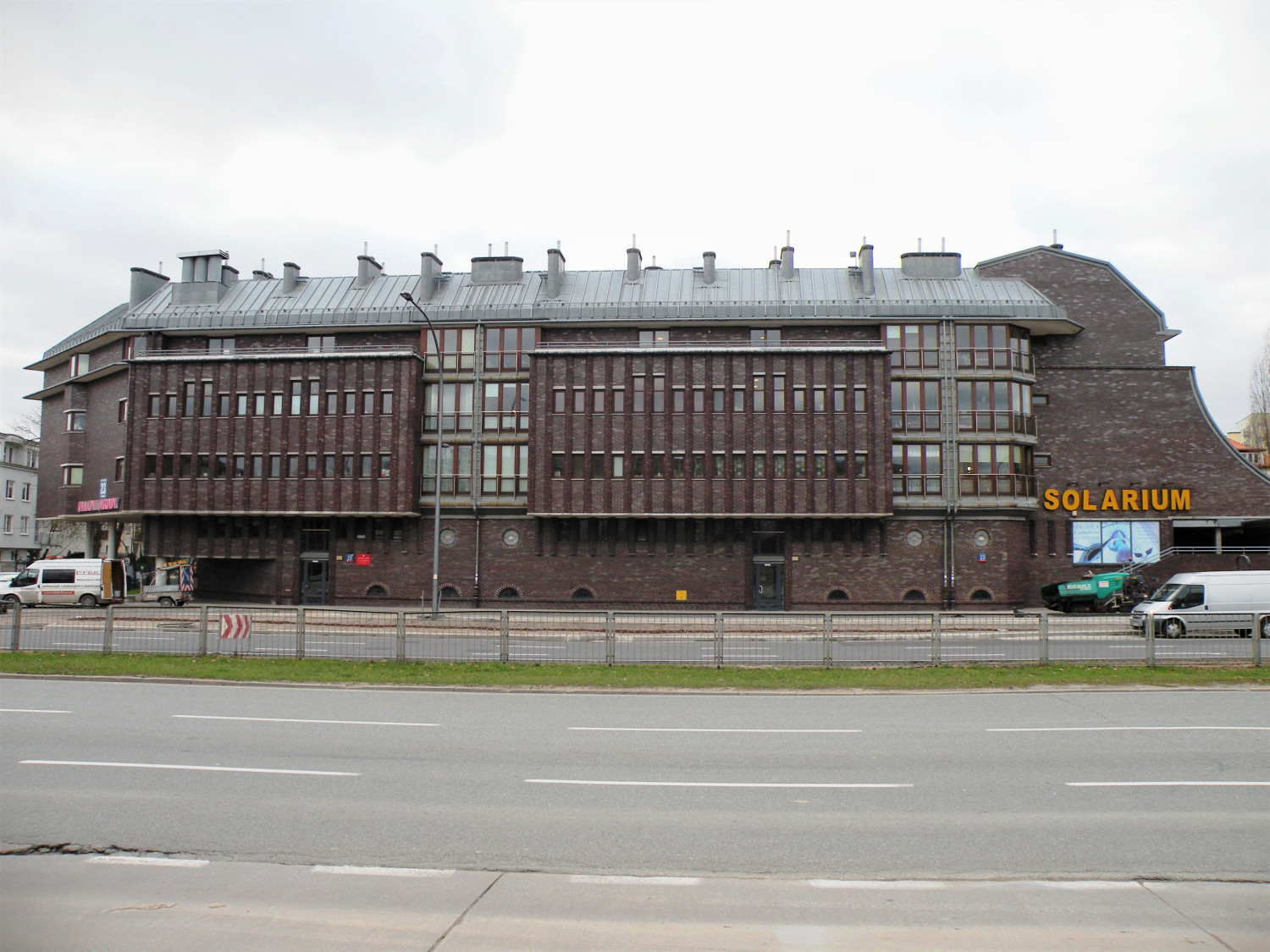 Zdjęcie architektury budynku Budynek mieszkalno-usługowy